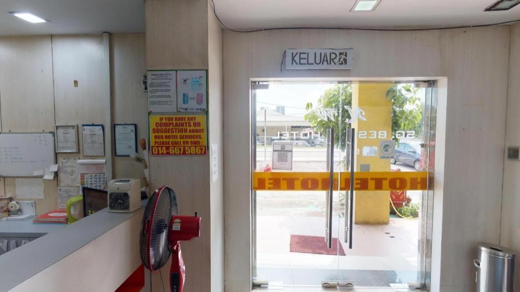 Serdang Business Hotel Seri Kembangan Exterior foto