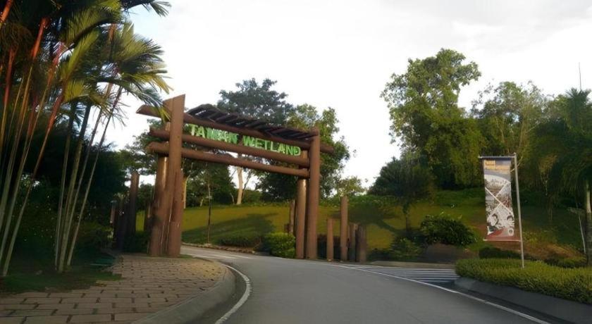 Serdang Business Hotel Seri Kembangan Exterior foto